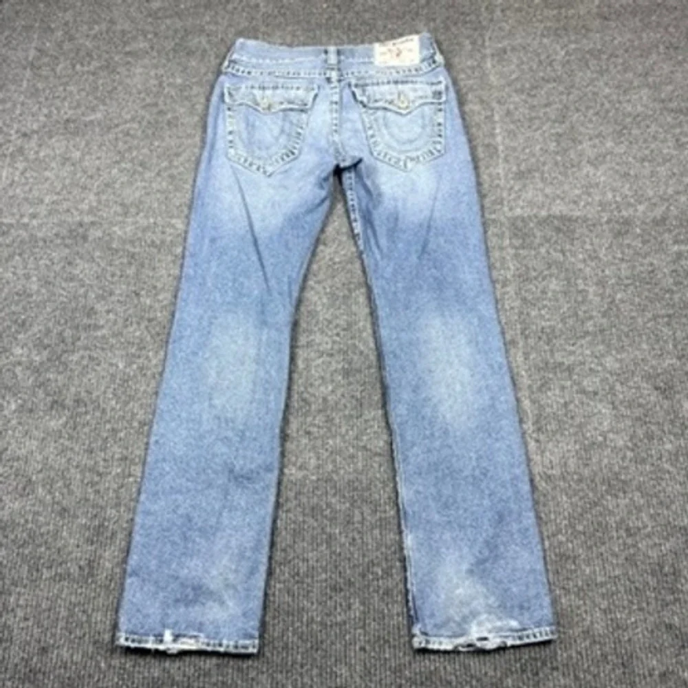True Religion Ricky Relaxed Straight Big T Flap Pocket Jeans Light Wash 32